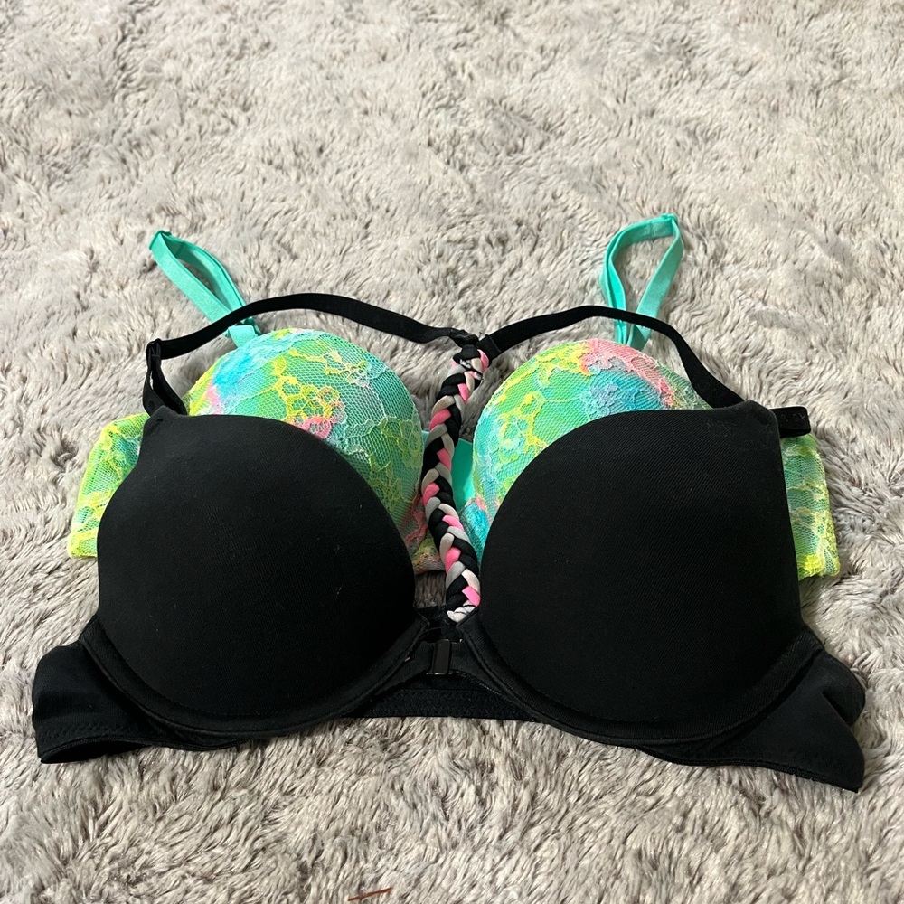 Victoria’s Secret Bundle! 34A. 2 Bras for $15!